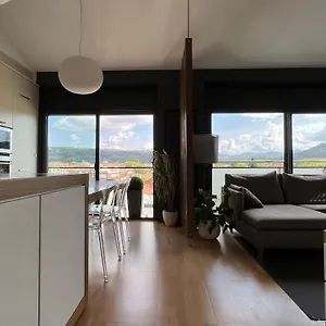 ático De Diseño Con Terraza En El Centro De Apartamento